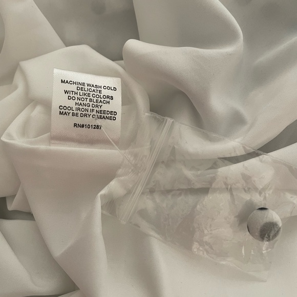 Alexia Admor Black and White High Neck Sleeveless Dress - Picture 9 of 13